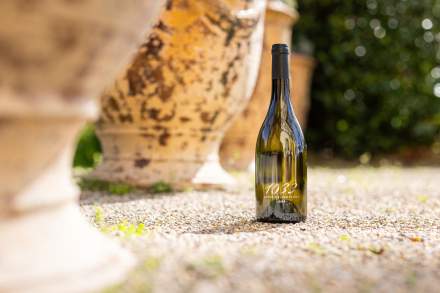 1033 Rouge Mentone, Domaine Viticole et Maison d'Hôtes Var, Provence