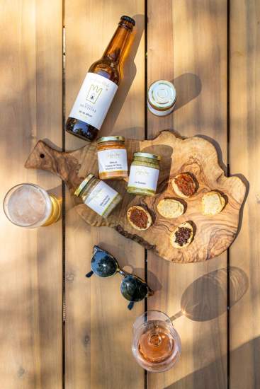 A COMPLETE RANGE OF FINE FOODS